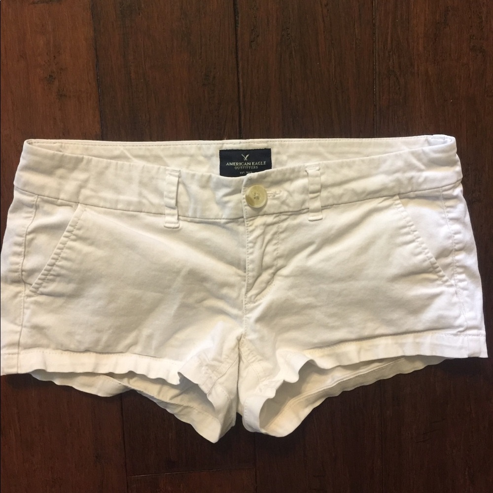 American Eagle white shorts